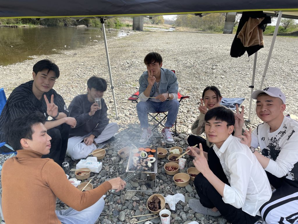 すぐに意気投合♡ビール🍺片手に焼肉🍖食べてより仲が深まりました♡

次回は県外にみんなで出てみたいな～♪