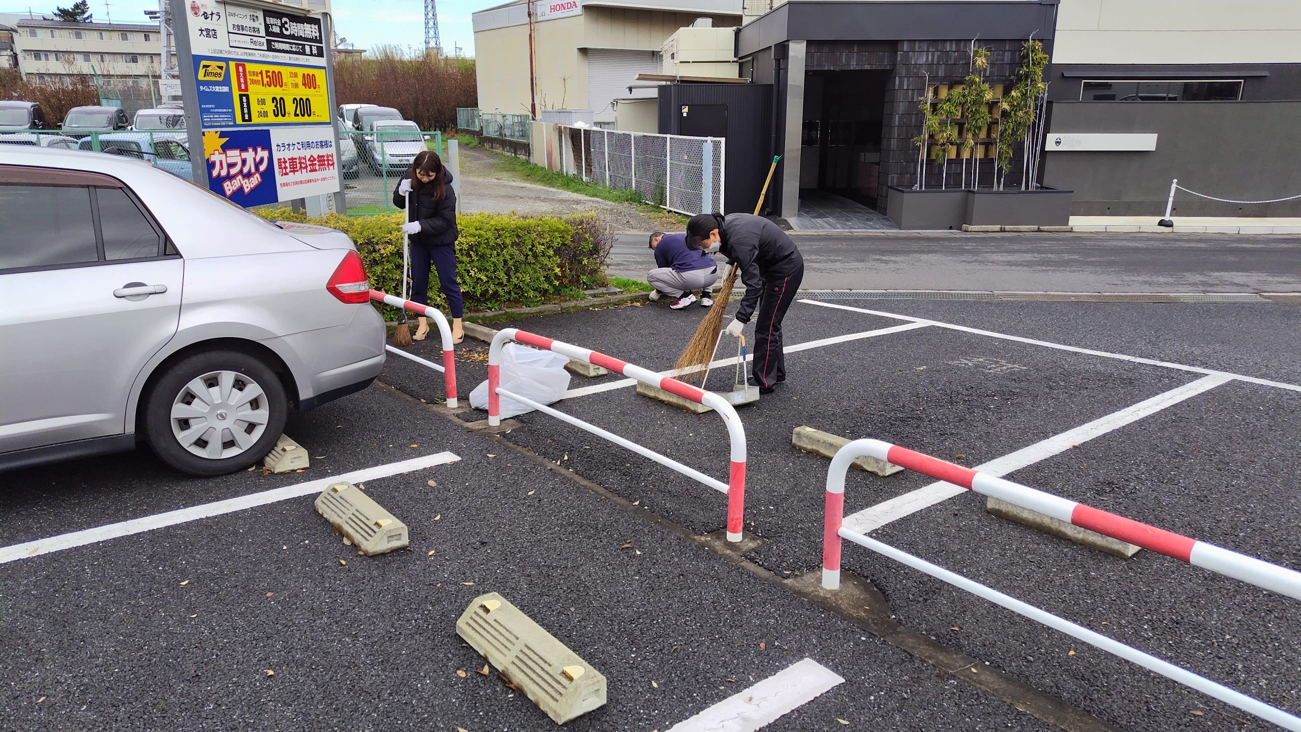 セナラ大宮店駐車場清掃