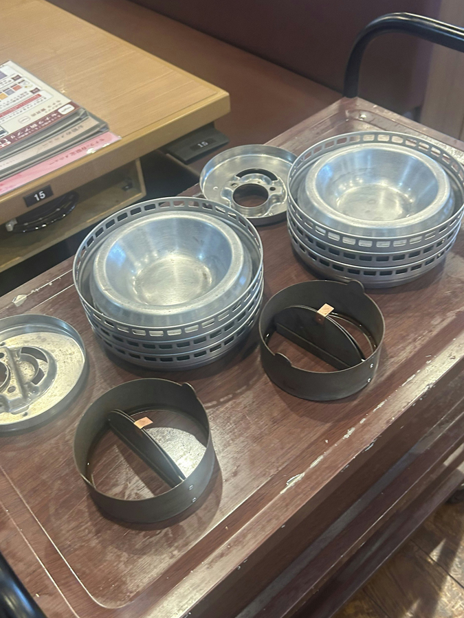 ロースター内部の部品清掃後