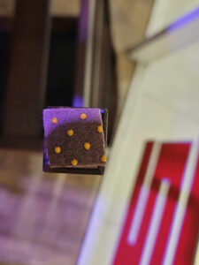 椅子とテーブルに滑り止めを設置