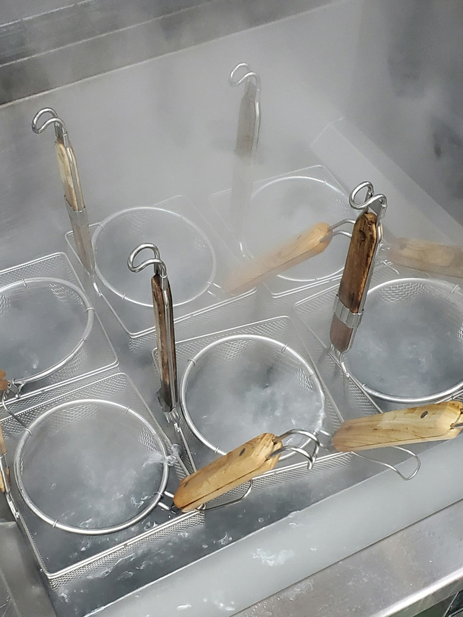 ゆで麺機・洗浄機・ビース用寸胴