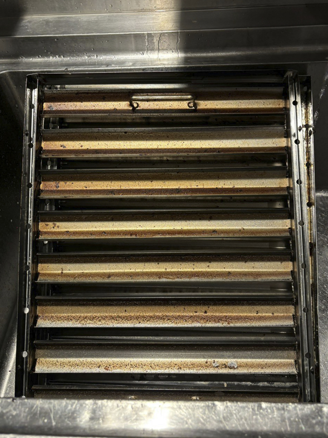 【樹モール店】定期メンテナンスとしてダクト清掃