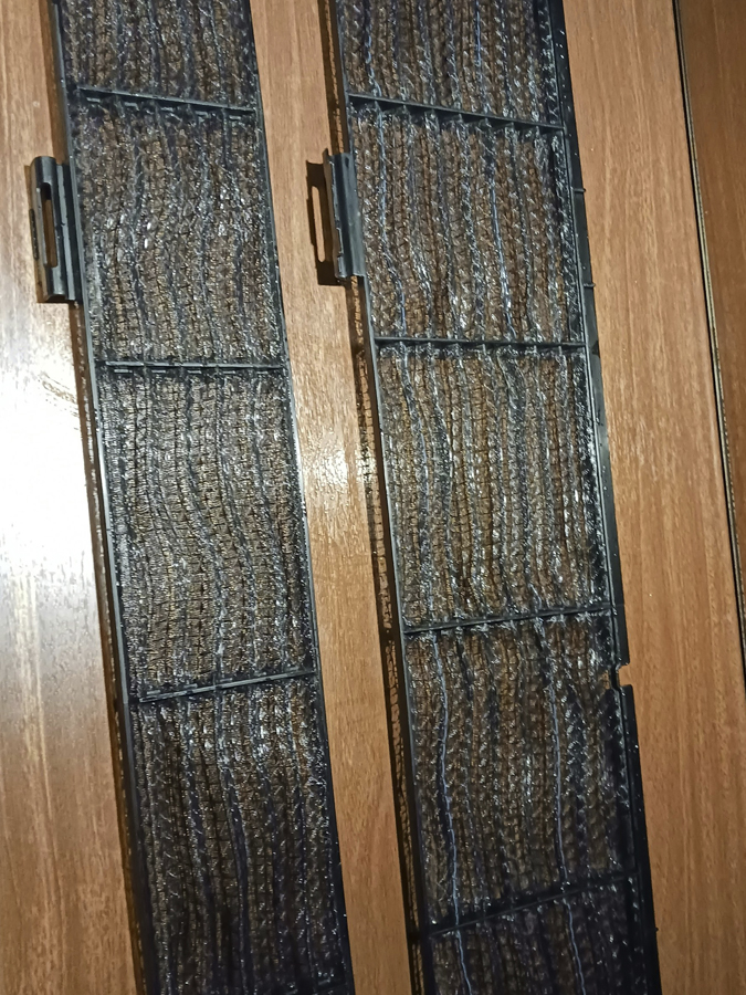 各卓上エアコンのフィルターおよび枠の清掃