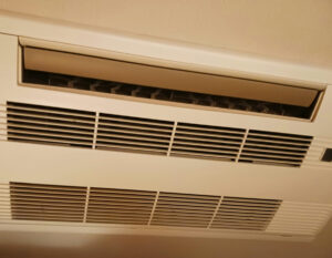 各卓上エアコンのフィルターおよび枠の清掃