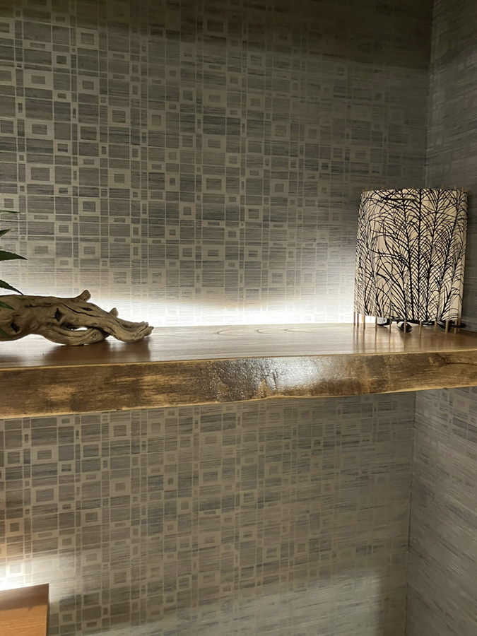 店内に小さな癒し空間を。ミニ枯山水を設置しました