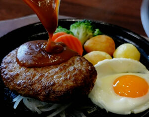 焼肉セナラの平日ランチは親子で楽しめるメニューがいっぱい。
